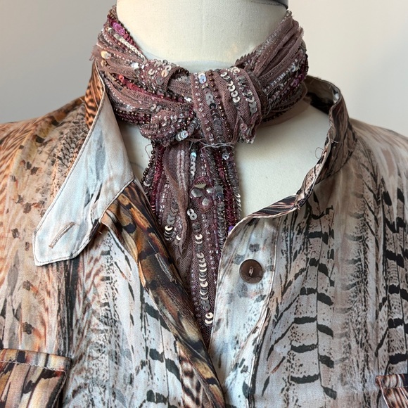 Elegant Women's Brown Patterned Button Down Shirt - Picture 3 of 5